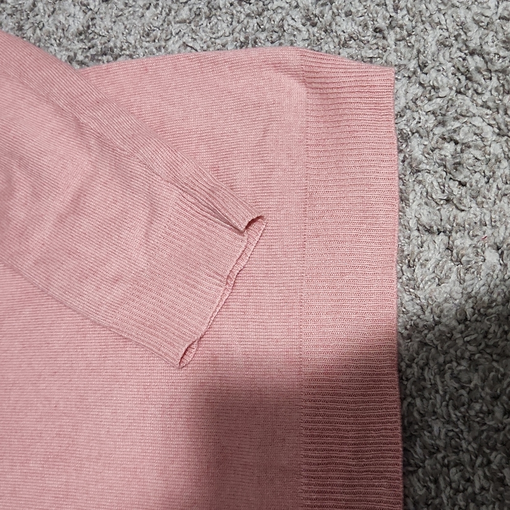Pink sweater - Picture 2 of 4